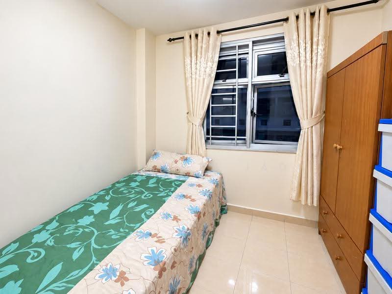 4 Marine Terrace, 4 Marine Terrace, East Coast / Marine Parade, 2 Bedrooms, 699 sqft, HDB Flat For Sale, by Adi Mesti Jadi, 500295794 - Bedroom - PropertyGuru.com.sg