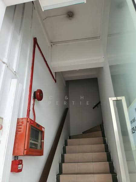 Teck Lim Road, Teck Lim Road, Chinatown / Tanjong Pagar, 736 sqft, Office For Rent, by SERENA, 500295839 - Corridor - CommercialGuru.com.sg