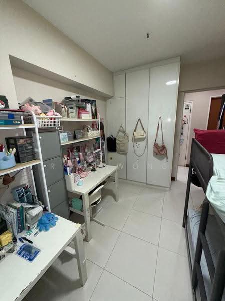 212B Punggol Walk, 212B Punggol Walk, Hougang / Punggol / Sengkang, 3 Bedrooms, 1,001 sqft, HDB Flat For Sale, by Ryan Wong, 500295867 - Bedrm 1 - PropertyGuru.com.sg