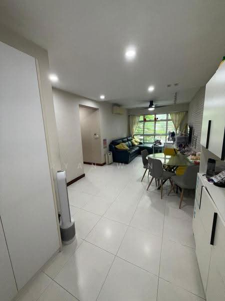 212B Punggol Walk, 212B Punggol Walk, Hougang / Punggol / Sengkang, 3 Bedrooms, 1,001 sqft, HDB Flat For Sale, by Ryan Wong, 500295867 - Living Room - PropertyGuru.com.sg