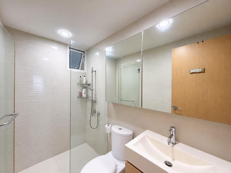 The Tampines Trilliant, 33 Tampines Central 7, Pasir Ris / Tampines, 3 Bedrooms, 1,130 sqft, Condominium For Rent, by Tricia Ong, 500295892 - Bathroom - PropertyGuru.com.sg