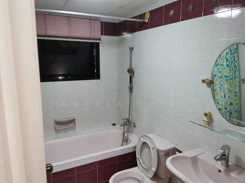 Central Green, 9 Jalan Membina, Alexandra / Commonwealth, Room Rental, 220 sqft, Condominium For Rent, by Angela Chia, 500295894 - Bathroom - PropertyGuru.com.sg