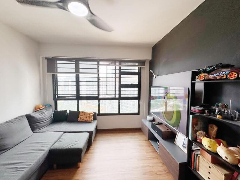402A Fernvale Lane, 402A Fernvale Lane, Hougang / Punggol / Sengkang, 3 Bedrooms, 1,001 sqft, HDB Flat For Sale, by Lewis Ho, 500295920 - Living Room - PropertyGuru.com.sg