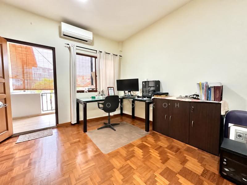 Tai Hwan Garden, Tai Hwan Heights, Hougang / Punggol / Sengkang, 4 Bedrooms, 2,800 sqft, Terraced House For Sale, by Raymond Koh, 500295928 - Study - PropertyGuru.com.sg