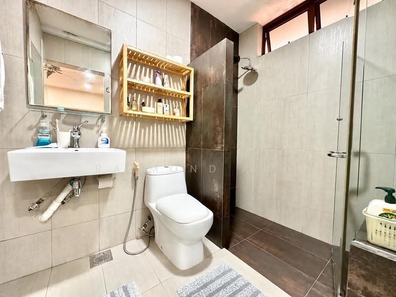 Tai Hwan Garden, Tai Hwan Heights, Hougang / Punggol / Sengkang, 4 Bedrooms, 2,800 sqft, Terraced House For Sale, by Raymond Koh, 500295928 - Master Bath - PropertyGuru.com.sg