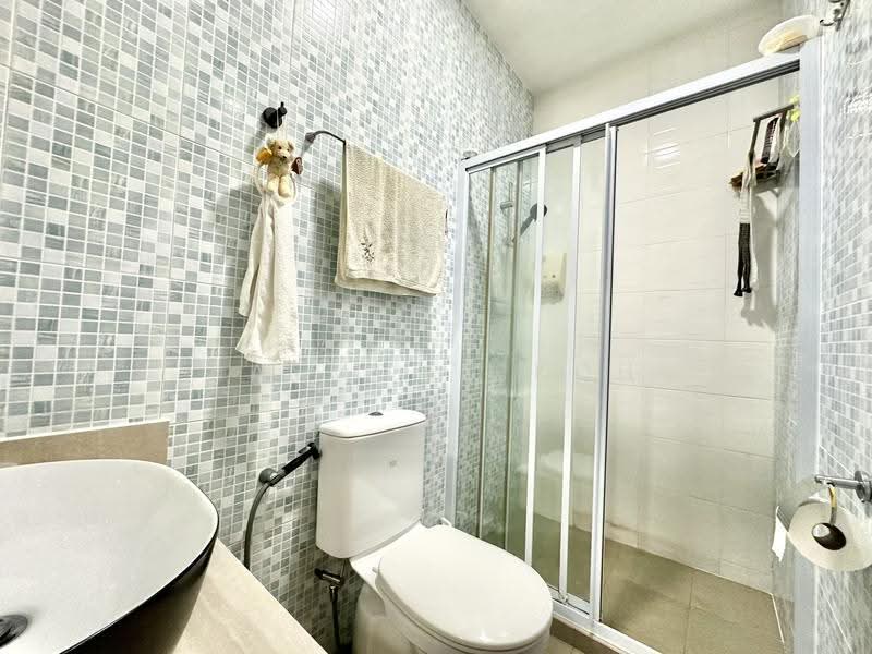Tai Hwan Garden, Tai Hwan Heights, Hougang / Punggol / Sengkang, 4 Bedrooms, 2,800 sqft, Terraced House For Sale, by Raymond Koh, 500295928 - Common Bath - PropertyGuru.com.sg