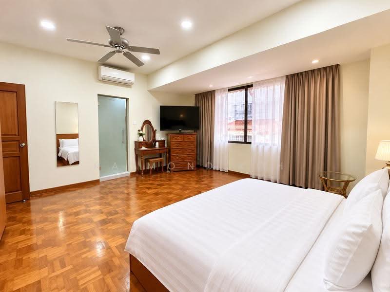 Tai Hwan Garden, Tai Hwan Heights, Hougang / Punggol / Sengkang, 4 Bedrooms, 2,800 sqft, Terraced House For Sale, by Raymond Koh, 500295928 - Master Room - PropertyGuru.com.sg