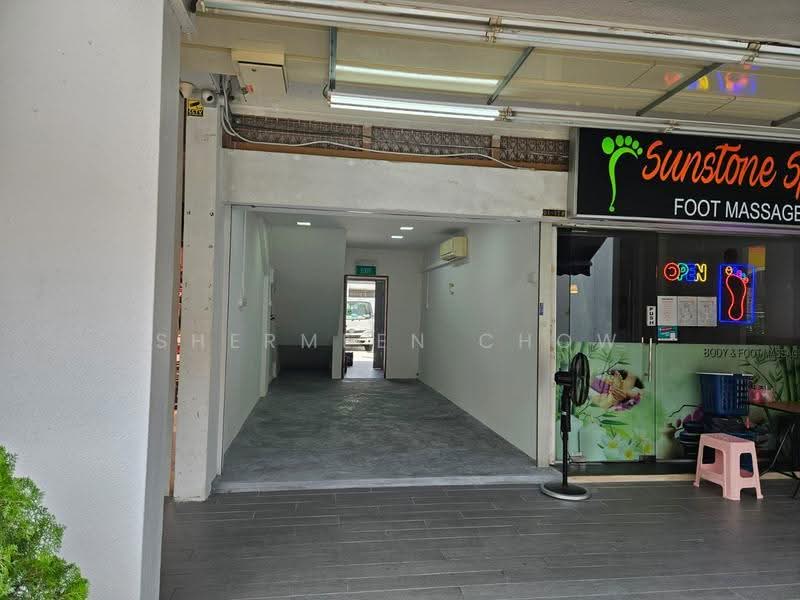 520477, Tampines Street 43, Pasir Ris / Tampines, 300 sqft, Shop / Shophouse For Rent, by Shermeen Chow, 500295965 - Entrance - CommercialGuru.com.sg