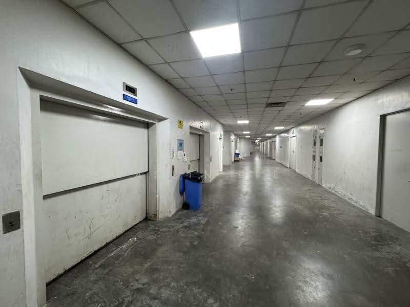 Pantech Business Hub, 194 Pandan Loop, Buona Vista / West Coast / Clementi New Town, 3,391 sqft, Factory / Workshop (B2) For Sale, by Jaslin Lee, 500295971 - Corridor - CommercialGuru.com.sg