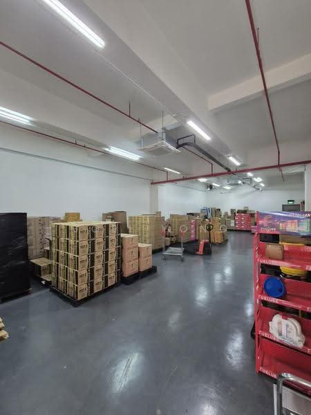 unit near goods lifts, 3 phase 60 amps, suits sTore, workshops!, sTore workshops studio showroom!, Macpherson / Potong Pasir, 3,400 sqft, Light Industrial (B1) For Rent, by Joel Yong, 500295974 - CommercialGuru.com.sg