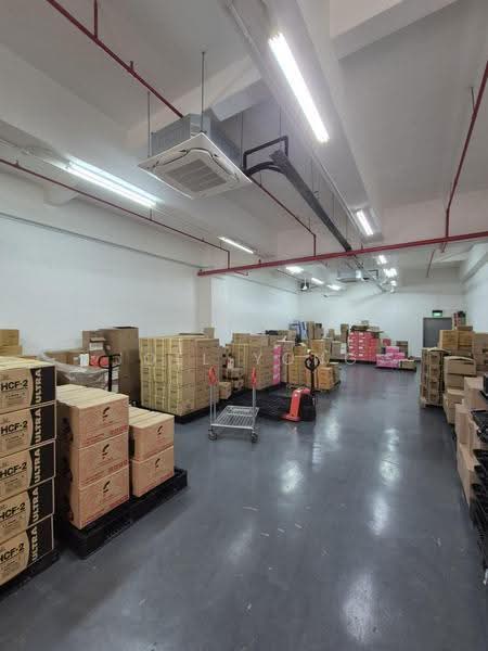 unit near goods lifts, 3 phase 60 amps, suits sTore, workshops!, sTore workshops studio showroom!, Macpherson / Potong Pasir, 3,400 sqft, Light Industrial (B1) For Rent, by Joel Yong, 500295974 - CommercialGuru.com.sg