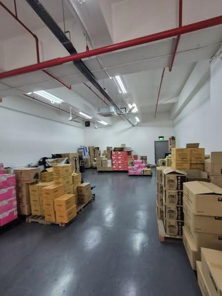 unit near goods lifts, 3 phase 60 amps, suits sTore, workshops!, sTore workshops studio showroom!, Macpherson / Potong Pasir, 3,400 sqft, Light Industrial (B1) For Rent, by Joel Yong, 500295974 - CommercialGuru.com.sg