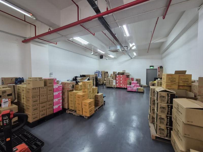 unit near goods lifts, 3 phase 60 amps, suits sTore, workshops!, sTore workshops studio showroom!, Macpherson / Potong Pasir, 3,400 sqft, Light Industrial (B1) For Rent, by Joel Yong, 500295974 - CommercialGuru.com.sg