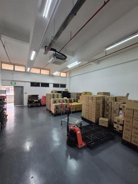 unit near goods lifts, 3 phase 60 amps, suits sTore, workshops!, sTore workshops studio showroom!, Macpherson / Potong Pasir, 3,400 sqft, Light Industrial (B1) For Rent, by Joel Yong, 500295974 - CommercialGuru.com.sg