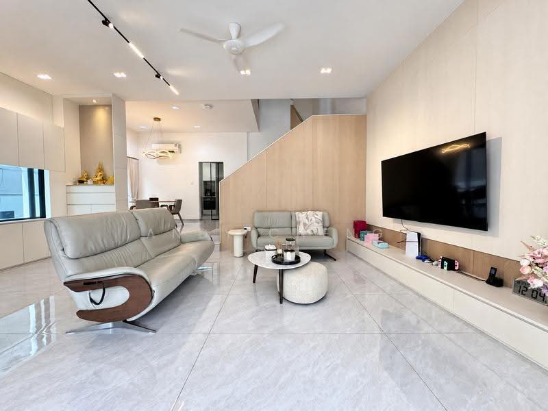 โ
๐๐ฎ๐ป๐ฑ๐ฒ๐ฑ ๐๐
๐ฐ๐ฒ๐น๐น๐ฒ๐ป๐ฐ๐ฒ โ
Pasir Panjang Freehold Semi-D | Renovated | Haw Par Villa MRT, Pasir Panjang Road | West Coast Road, Buona Vista / West Coast / Clementi New Town, 5 Bedrooms, 3,800 sqft, Semi-Detached House For Sale, by Andy Cheng, 500296037 - Living Room - PropertyGuru.com.sg