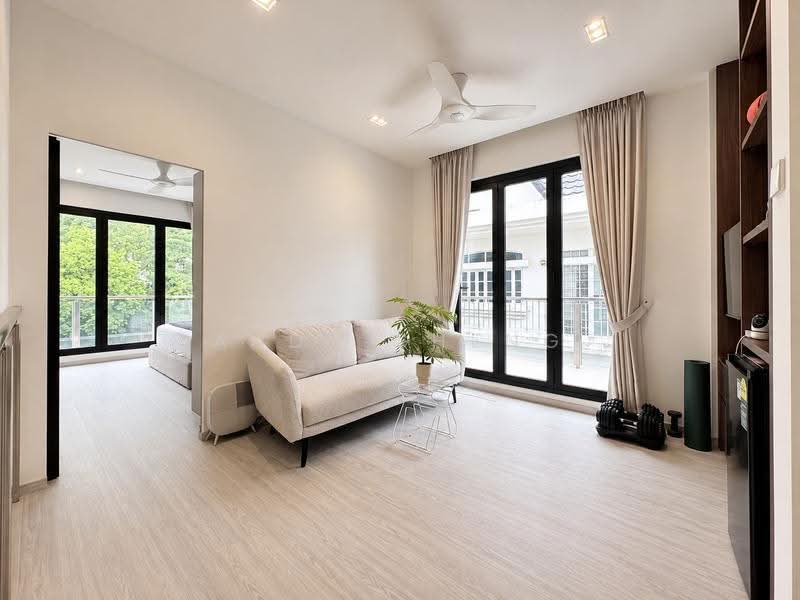 โ
๐๐ฎ๐ป๐ฑ๐ฒ๐ฑ ๐๐
๐ฐ๐ฒ๐น๐น๐ฒ๐ป๐ฐ๐ฒ โ
Pasir Panjang Freehold Semi-D | Renovated | Haw Par Villa MRT, Pasir Panjang Road | West Coast Road, Buona Vista / West Coast / Clementi New Town, 5 Bedrooms, 3,800 sqft, Semi-Detached House For Sale, by Andy Cheng, 500296037 - Family Hall - PropertyGuru.com.sg