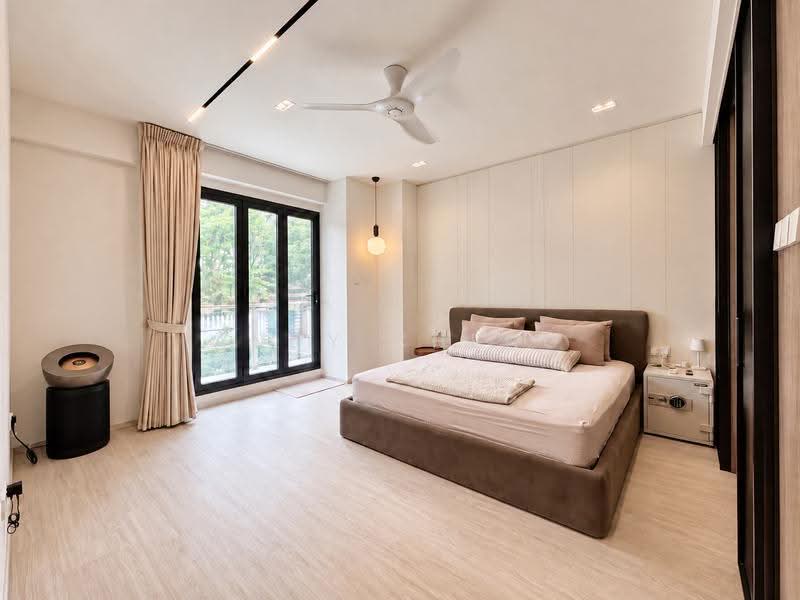โ
๐๐ฎ๐ป๐ฑ๐ฒ๐ฑ ๐๐
๐ฐ๐ฒ๐น๐น๐ฒ๐ป๐ฐ๐ฒ โ
Pasir Panjang Freehold Semi-D | Renovated | Haw Par Villa MRT, Pasir Panjang Road | West Coast Road, Buona Vista / West Coast / Clementi New Town, 5 Bedrooms, 3,800 sqft, Semi-Detached House For Sale, by Andy Cheng, 500296037 - Bedroom - PropertyGuru.com.sg