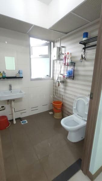 994A Buangkok Link, 994A Buangkok Link, Hougang / Punggol / Sengkang, 1 Bedroom, 505 sqft, HDB Flat For Rent, by Kelly Ho, 500296044 - Bathroom - PropertyGuru.com.sg