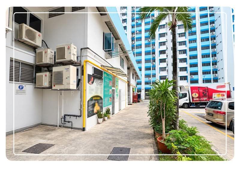 Marine Terrace, 56 Marine Terrace, East Coast / Marine Parade, 1,250 sqft, Shop / Shophouse For Rent, by Ario Kusumo (アリオ クスモ), 500296050 - Rear Access - CommercialGuru.com.sg