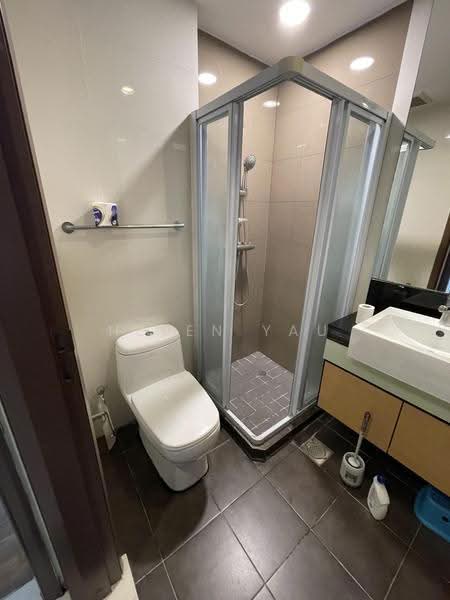 The Cassandra, 132 Pasir Panjang Road, Buona Vista / West Coast / Clementi New Town, 3 Bedrooms, 1,324 sqft, Apartment For Sale, by Helen Yau, 500296053 - Bathroom - PropertyGuru.com.sg