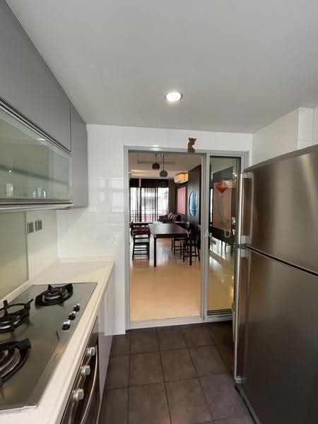 The Cassandra, 132 Pasir Panjang Road, Buona Vista / West Coast / Clementi New Town, 3 Bedrooms, 1,324 sqft, Apartment For Sale, by Helen Yau, 500296053 - Kitchen - PropertyGuru.com.sg