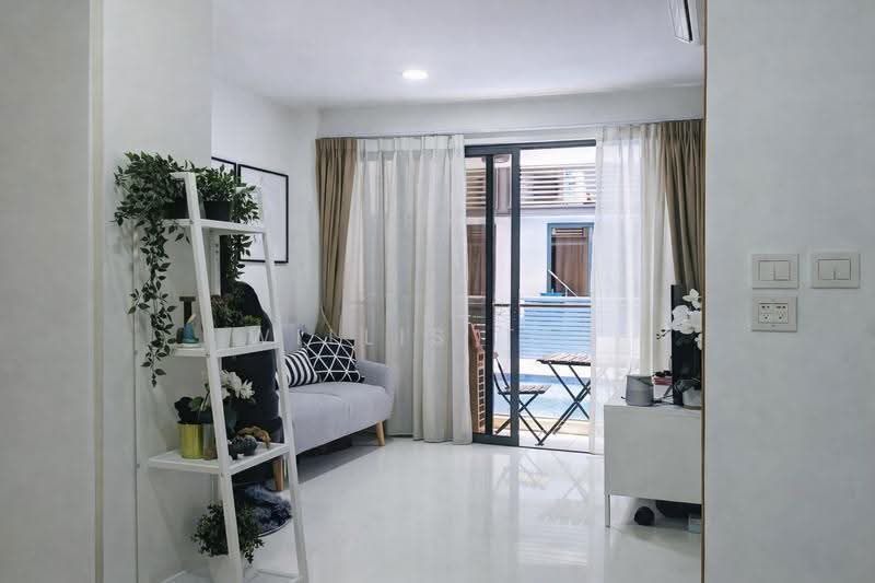RV Edge, 2 Shanghai Road, Tanglin / Holland / Bukit Timah, 1 Bedroom, 366 sqft, Condominium For Rent, by Willis Teo, 500296056 - Living Room - PropertyGuru.com.sg