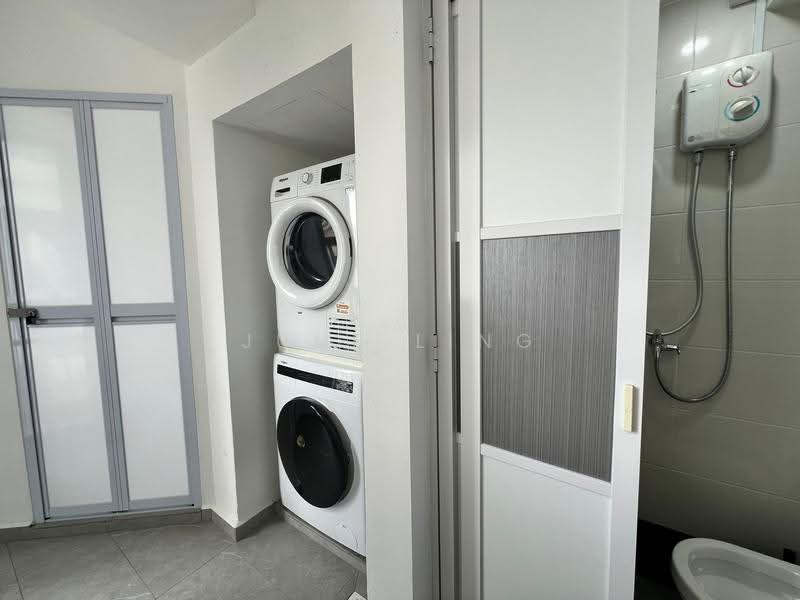 Aquarius By The Park, 17 Bedok Reservoir View, Bedok / Upper East Coast, Room Rental, 100 sqft, Condominium For Rent, by June Ling, 500296082 - Bathroom - PropertyGuru.com.sg