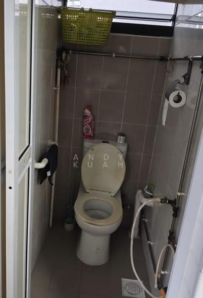 503 Bedok North Street 3, 503 Bedok North Street 3, Bedok / Upper East Coast, 2 Bedrooms, 638 sqft, HDB Flat For Rent, by Andy Kuah, 500296096 - Bathroom - PropertyGuru.com.sg