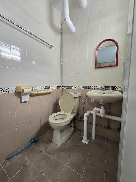 308 Bukit Batok Street 31, 308 Bukit Batok Street 31, Dairy Farm / Bukit Panjang / Choa Chu Kang, 3 Bedrooms, 1,001 sqft, HDB Flat For Rent, by Quinie Ong, 500296145 - Bathroom - PropertyGuru.com.sg