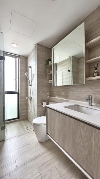 J Gateway, 6 Gateway Drive, Boon Lay / Jurong / Tuas, 2 Bedrooms, 678 sqft, Condominium For Sale, by Jason Tan, 500296151 - Bathroom - PropertyGuru.com.sg