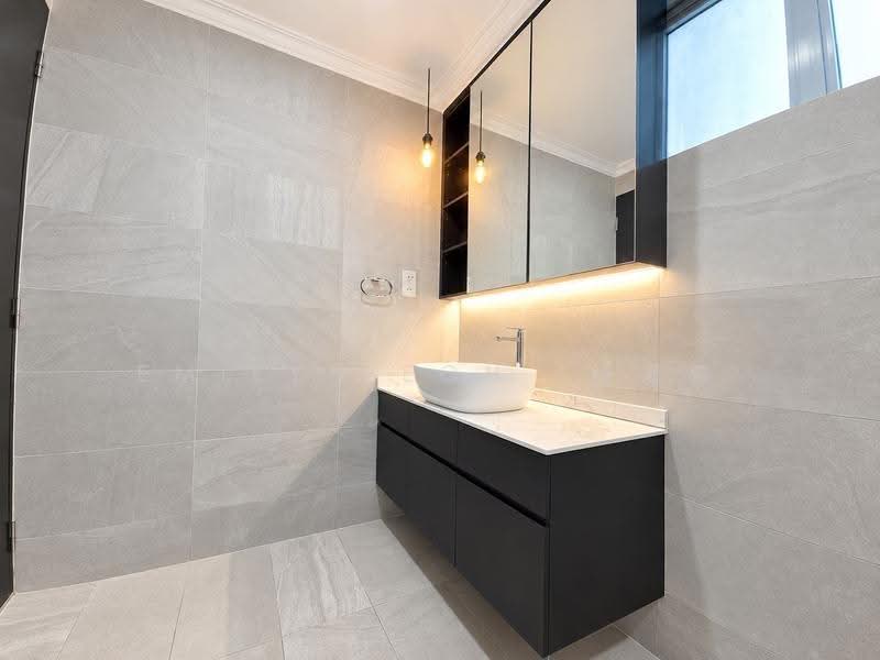 Gloucester Mansions, 10 Newton Road, Newton / Novena, 1 Bedroom, 657 sqft, Condominium For Sale, by Emily Yeoh  杨爱薇, 500296169 - Bathroom - PropertyGuru.com.sg