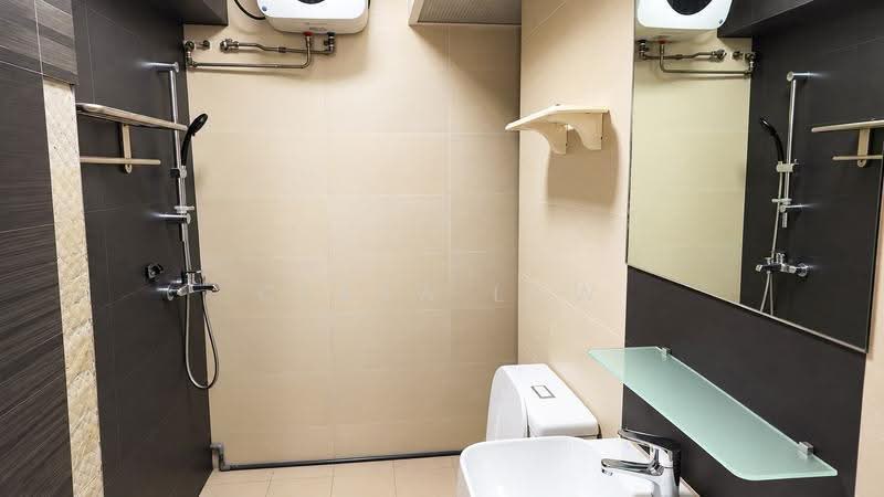 221A Bedok Central, 221A Bedok Central, Bedok / Upper East Coast, 3 Bedrooms, 936 sqft, HDB Flat For Sale, by Clara Low, 500296198 - Bathroom - PropertyGuru.com.sg