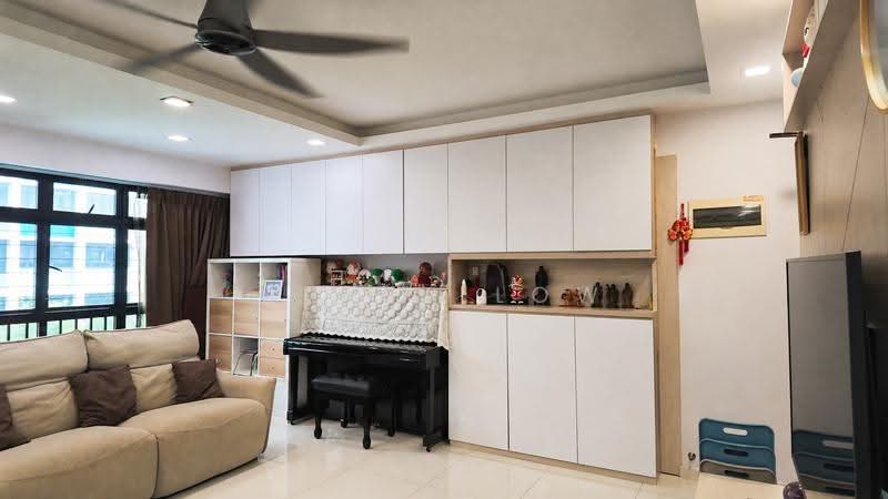 221A Bedok Central, 221A Bedok Central, Bedok / Upper East Coast, 3 Bedrooms, 936 sqft, HDB Flat For Sale, by Clara Low, 500296198 - Living Room - PropertyGuru.com.sg