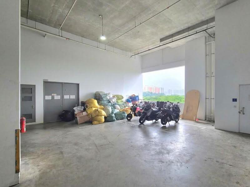 b2, ramp up, corner unit, 2 sides worth of glass windows!, ramp up, corner unit, good naTural light! (Tampines)!, Pasir Ris / Tampines, 2,282 sqft, Factory / Workshop (B2) For Rent, by Joel Yong, 500296222 - CommercialGuru.com.sg