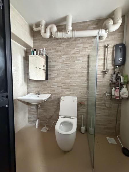 636 Jurong West Street 65, 636 Jurong West Street 65, Boon Lay / Jurong / Tuas, 3 Bedrooms, 1,184 sqft, HDB Flat For Rent, by Rick Yeong  杨祖耀, 500296245 - Bathroom - PropertyGuru.com.sg
