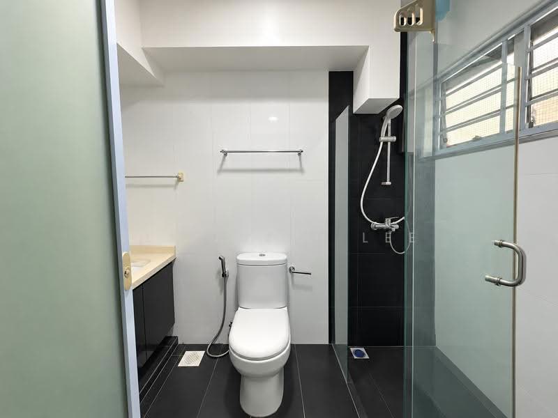 184 Jelebu Road, 184 Jelebu Road, Dairy Farm / Bukit Panjang / Choa Chu Kang, 4 Bedrooms, 1,355 sqft, HDB Flat For Sale, by Elizabeth Lee, 500296257 - Bathroom - PropertyGuru.com.sg
