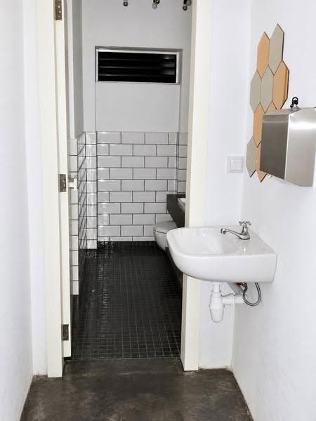 Rangoon Road Retail / F&B Space, 217 Rangoon Road, Farrer Park / Serangoon Rd, 2,205 sqft, Food & Beverage For Rent, by Kai Chen, 500296281 - Bathroom - CommercialGuru.com.sg
