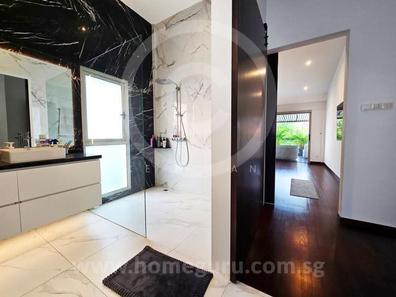 Stunning 2.5 sty Semi-D in Prime Serangoon Garden!, Serangoon Garden Estate, Hougang / Punggol / Sengkang, 5 Bedrooms, 5,690 sqft, Semi-Detached House For Sale, by Kent Tan, 500296286 - Bathroom - PropertyGuru.com.sg