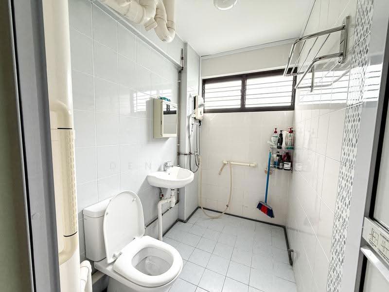 622 Ang Mo Kio Avenue 9, 622 Ang Mo Kio Avenue 9, Ang Mo Kio / Bishan / Thomson, 3 Bedrooms, 1,302 sqft, HDB Flat For Sale, by Dennis Lim, 500296329 - Bathroom - PropertyGuru.com.sg