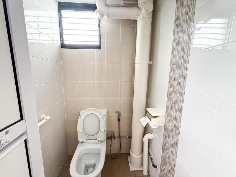 622 Ang Mo Kio Avenue 9, 622 Ang Mo Kio Avenue 9, Ang Mo Kio / Bishan / Thomson, 3 Bedrooms, 1,302 sqft, HDB Flat For Sale, by Dennis Lim, 500296329 - Bathroom - PropertyGuru.com.sg