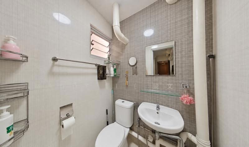 739 Yishun Avenue 5, 739 Yishun Avenue 5, Sembawang / Yishun, 2 Bedrooms, 751 sqft, HDB Flat For Sale, by Mandy Ei ( 梁文欣 ), 500296330 - Bathroom - PropertyGuru.com.sg