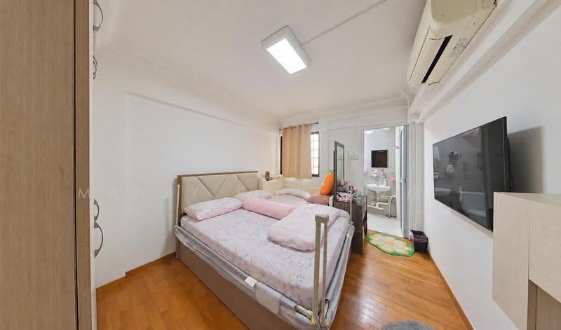 739 Yishun Avenue 5, 739 Yishun Avenue 5, Sembawang / Yishun, 2 Bedrooms, 751 sqft, HDB Flat For Sale, by Mandy Ei ( 梁文欣 ), 500296330 - Bedroom - PropertyGuru.com.sg