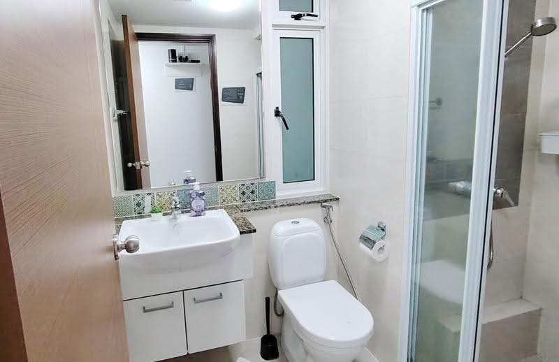 Meraprime, 301 Jalan Bukit Ho Swee, Alexandra / Commonwealth, Room Rental, 145 sqft, Condominium For Rent, by Jeron Lee, 500296356 - Bathroom - PropertyGuru.com.sg