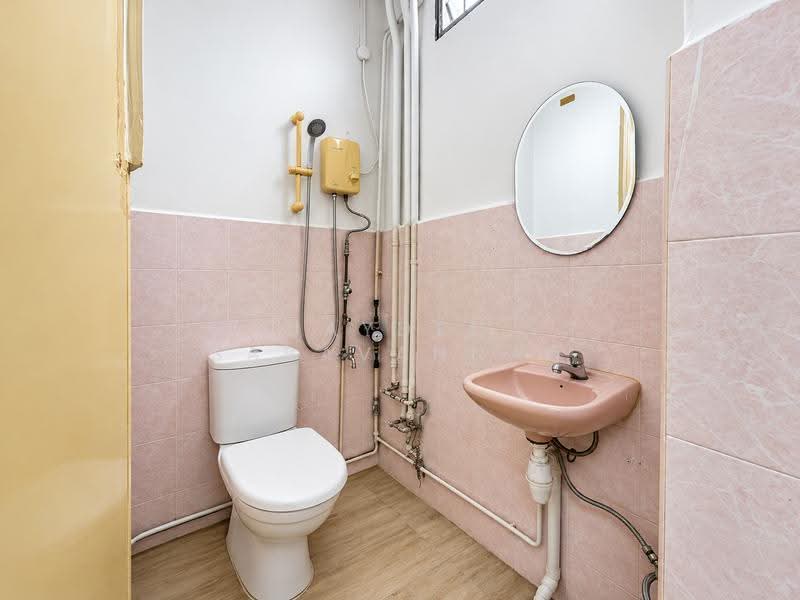 301 Serangoon Ave 2, 301 Serangoon Ave 2, Hougang / Punggol / Sengkang, 800 sqft, Other Retail For Rent, by Jayden Saravannan, 500296447 - Bathroom - CommercialGuru.com.sg