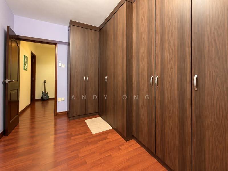 Master Bedroom (Wardrobe)