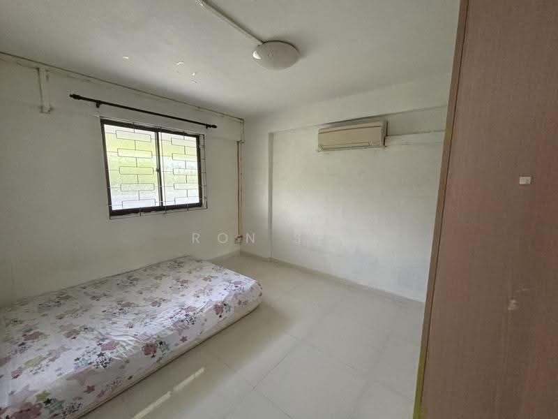131 Jalan Bukit Merah, 131 Jalan Bukit Merah, Alexandra / Commonwealth, 2 Bedrooms, 700 sqft, HDB Flat For Sale, by Ron See, 500296514 - Bedroom - PropertyGuru.com.sg