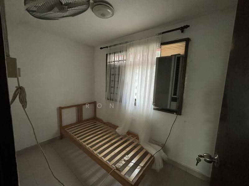 131 Jalan Bukit Merah, 131 Jalan Bukit Merah, Alexandra / Commonwealth, 2 Bedrooms, 700 sqft, HDB Flat For Sale, by Ron See, 500296514 - Bedroom - PropertyGuru.com.sg