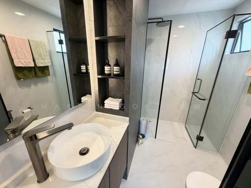 Nouvelle Park, 131 Poh Huat Road West, Hougang / Punggol / Sengkang, 4 Bedrooms, 1,119 sqft, Condominium For Sale, by Martin Goh 吴伟楠, 500296547 - Bathroom - PropertyGuru.com.sg