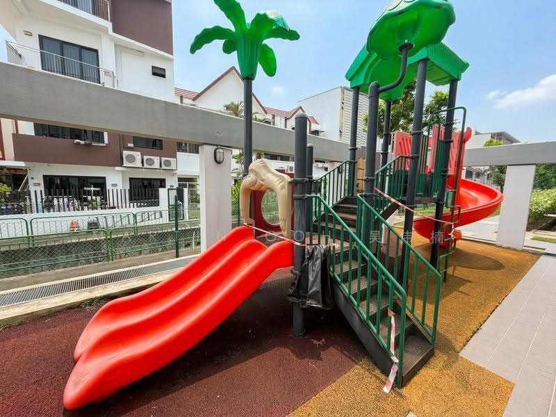 Nouvelle Park, 131 Poh Huat Road West, Hougang / Punggol / Sengkang, 4 Bedrooms, 1,119 sqft, Condominium For Sale, by Martin Goh 吴伟楠, 500296547 - PropertyGuru.com.sg
