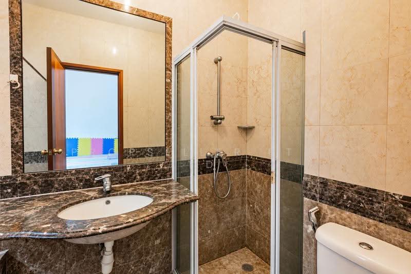 Moonstone View, 31 Moonstone Lane, Balestier / Toa Payoh, 3 Bedrooms, 1,572 sqft, Condominium For Sale, by Kit Toh, 500296567 - Bathroom - PropertyGuru.com.sg